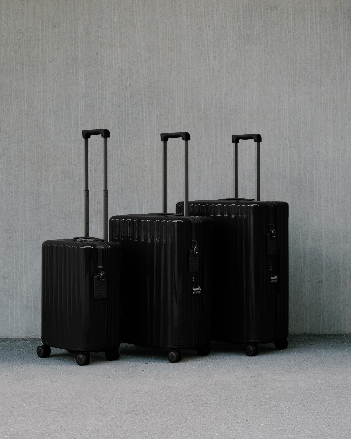 Charcoal Black - Bold Cabin Bag V2 + Bold Check-In (M) Bag V2 - Bold Check-In (L) Bag V2 Bundle