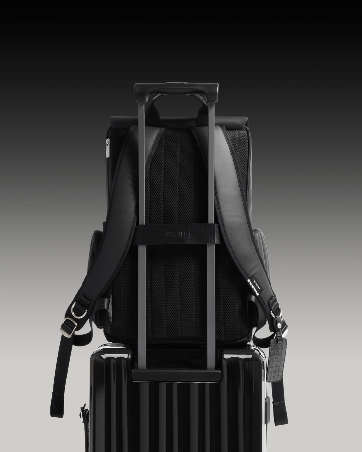 Suitcase attachment sleeve